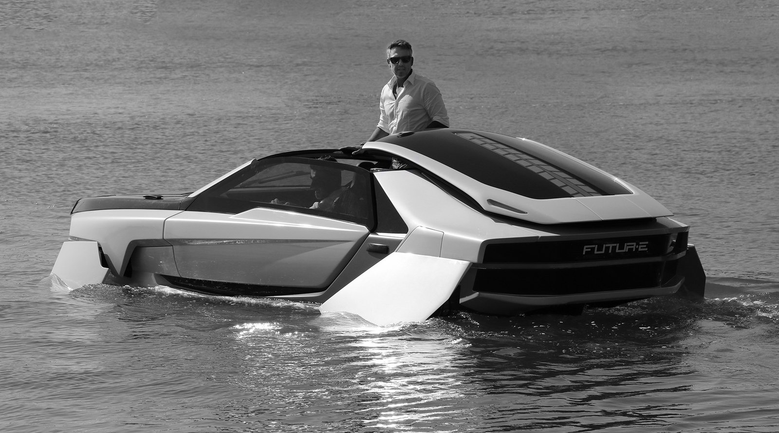 El barco que parece un superdeportivo y vuela sobre el agua: lo que el FUTUR-E le enseña al sector