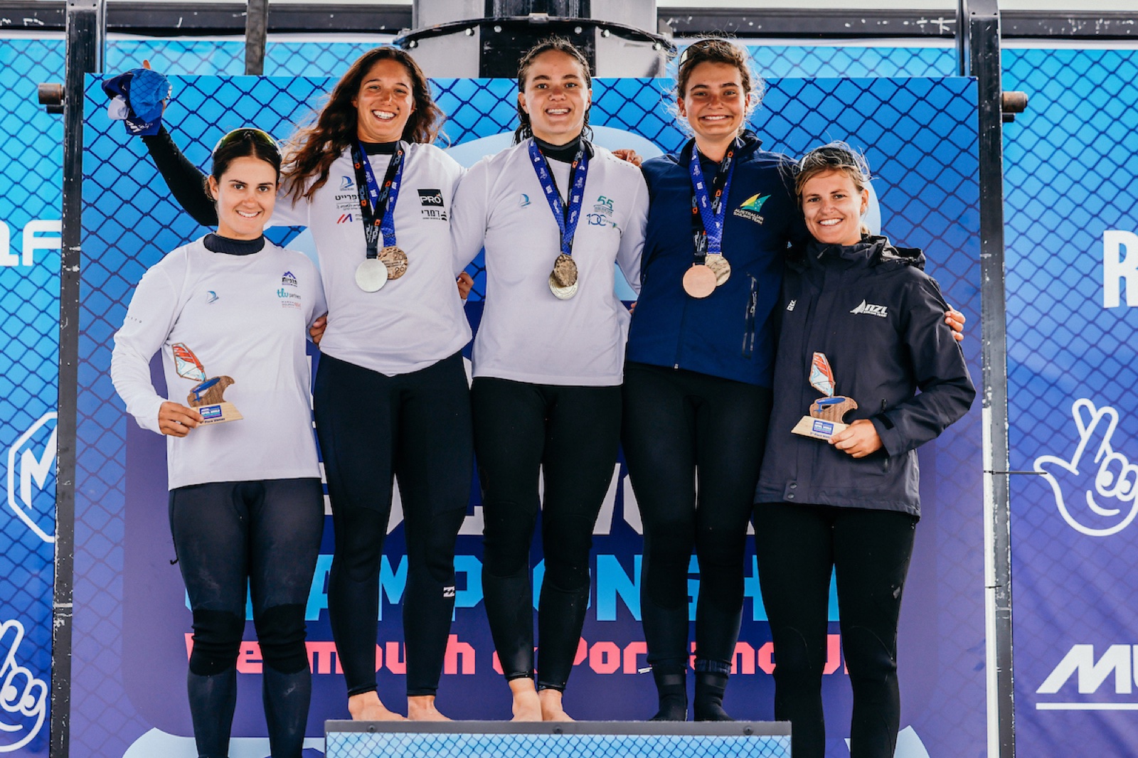 El podio femenino del Mundial de iQFOiL 2026. Foto: Sailing Energy / iQFOiL International Class