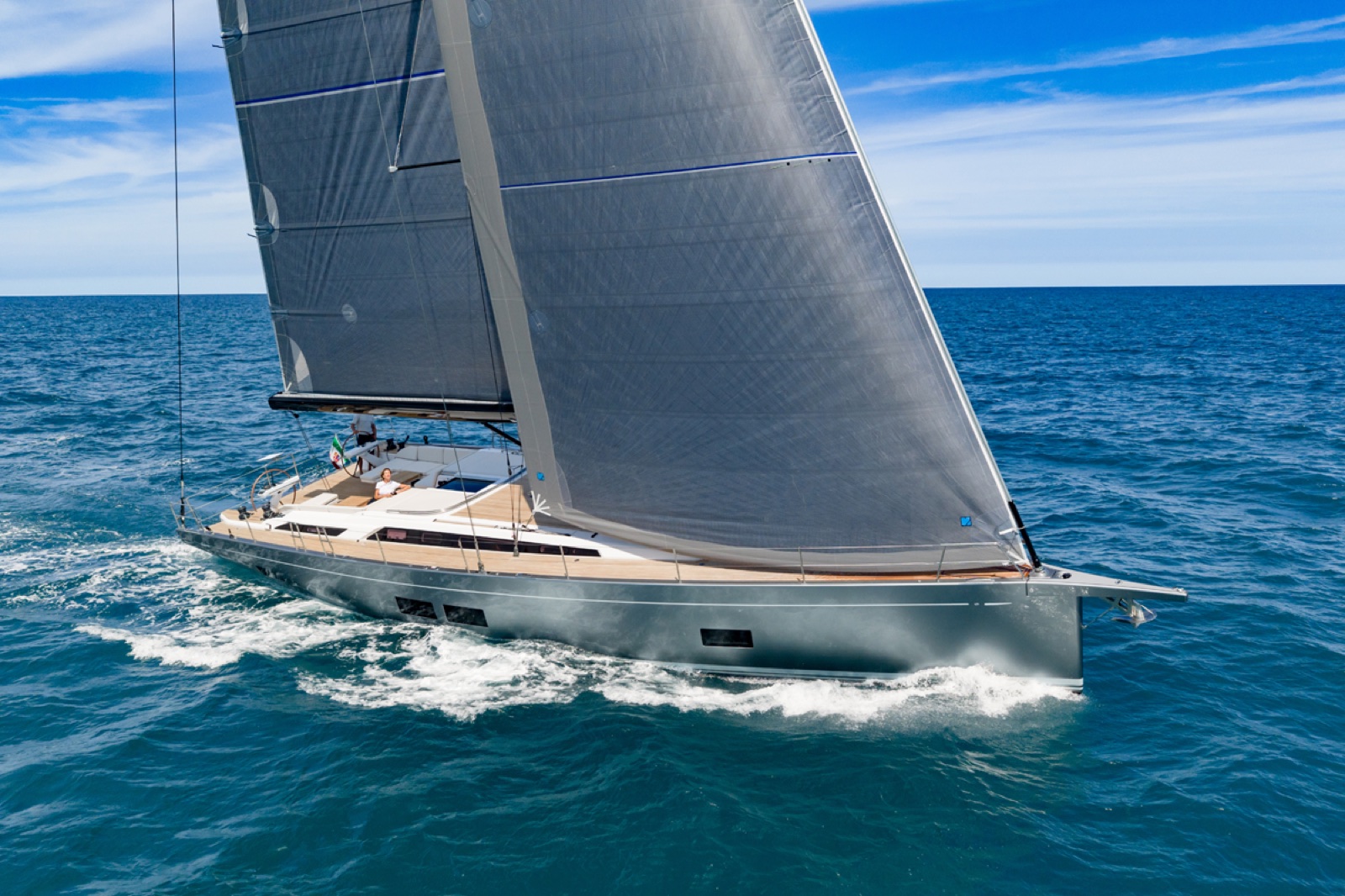 Cantiere del Pardo arriva a Cannes con un nuovo stabilimento, tre world premiere e la Luna Rossa rinnovata