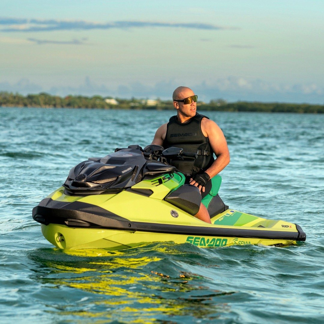 As cores da série especial reproduzem o capacete que Senna usou durante toda a carreira. Foto: divulgação Sea-Doo